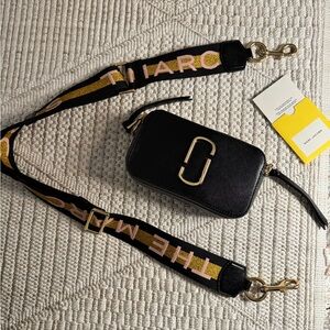NWOT Marc Jacobs The Snapshot Bag with Gold Accents